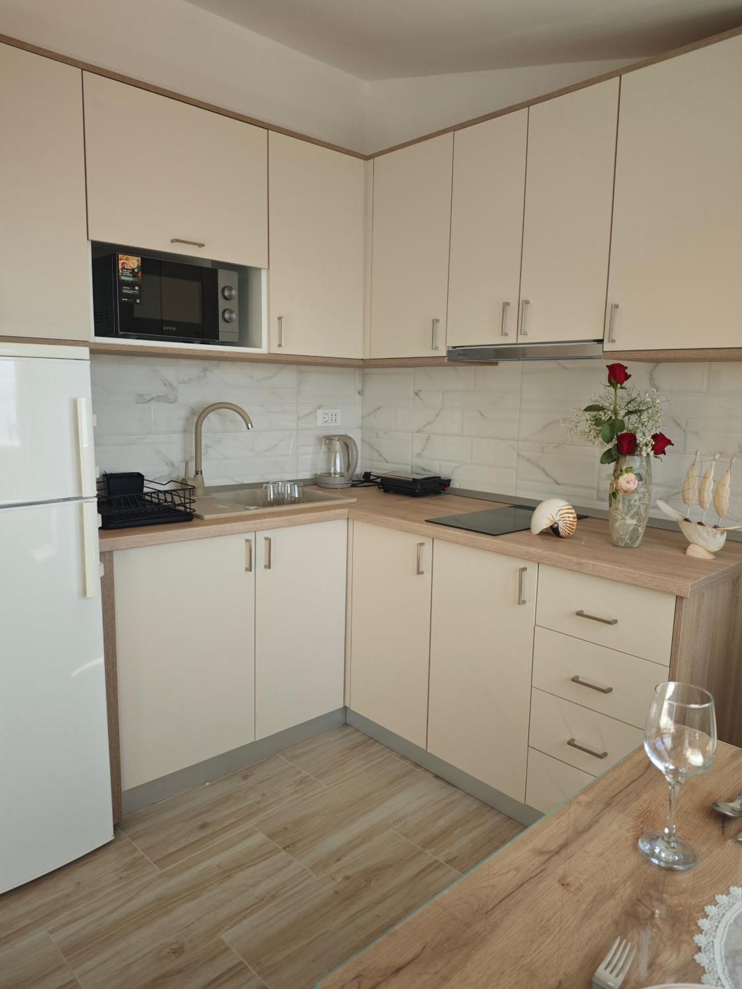Apartment Topic Башка-Вода Экстерьер фото